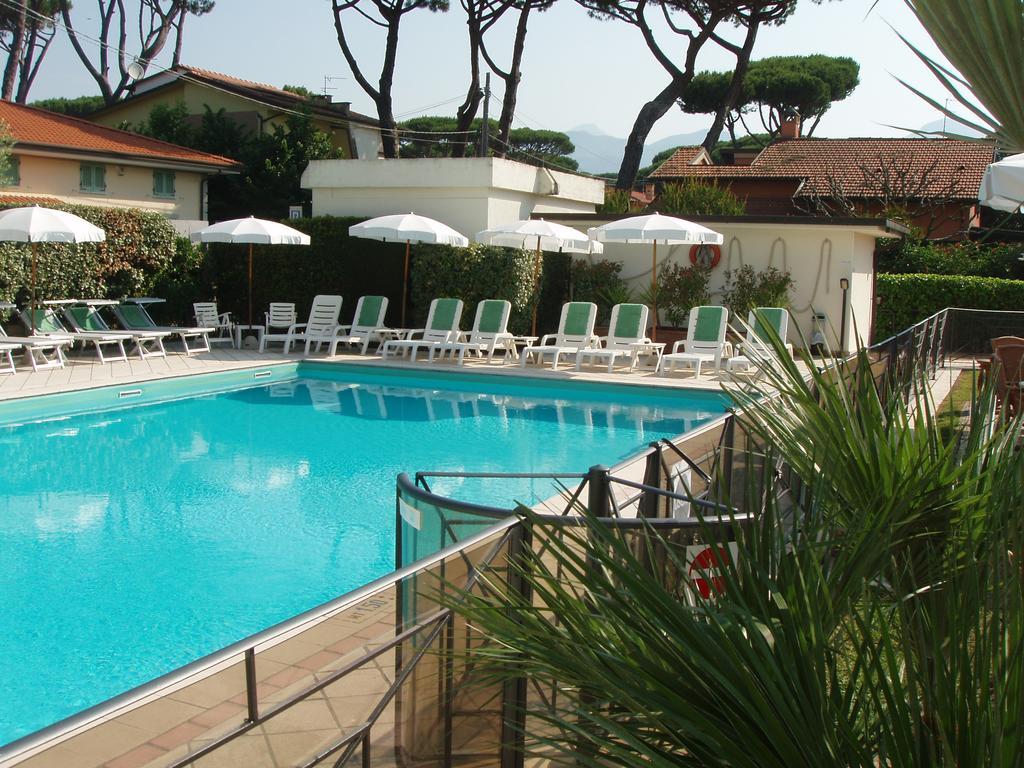Hotel Suisse Marina di Pietrasanta Esterno foto
