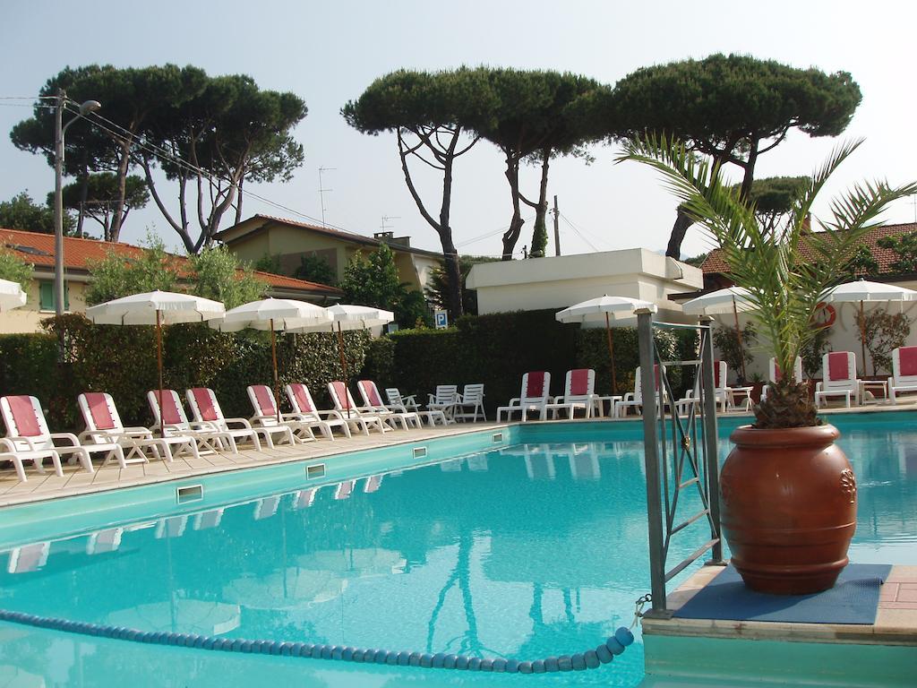 Hotel Suisse Marina di Pietrasanta Esterno foto