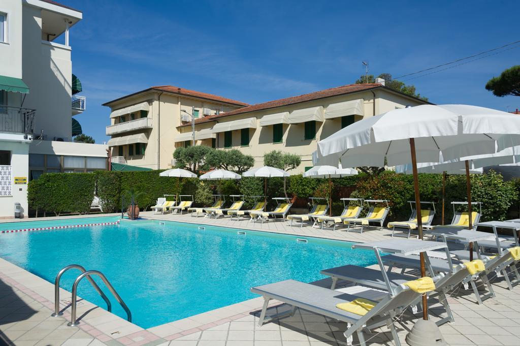 Hotel Suisse Marina di Pietrasanta Esterno foto