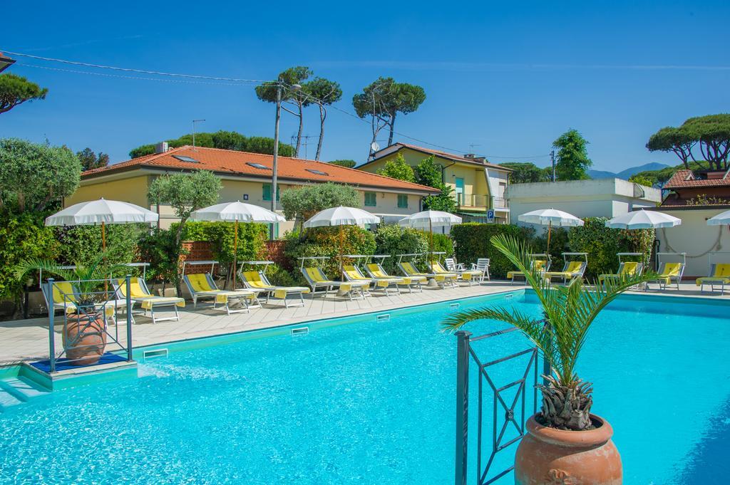 Hotel Suisse Marina di Pietrasanta Esterno foto