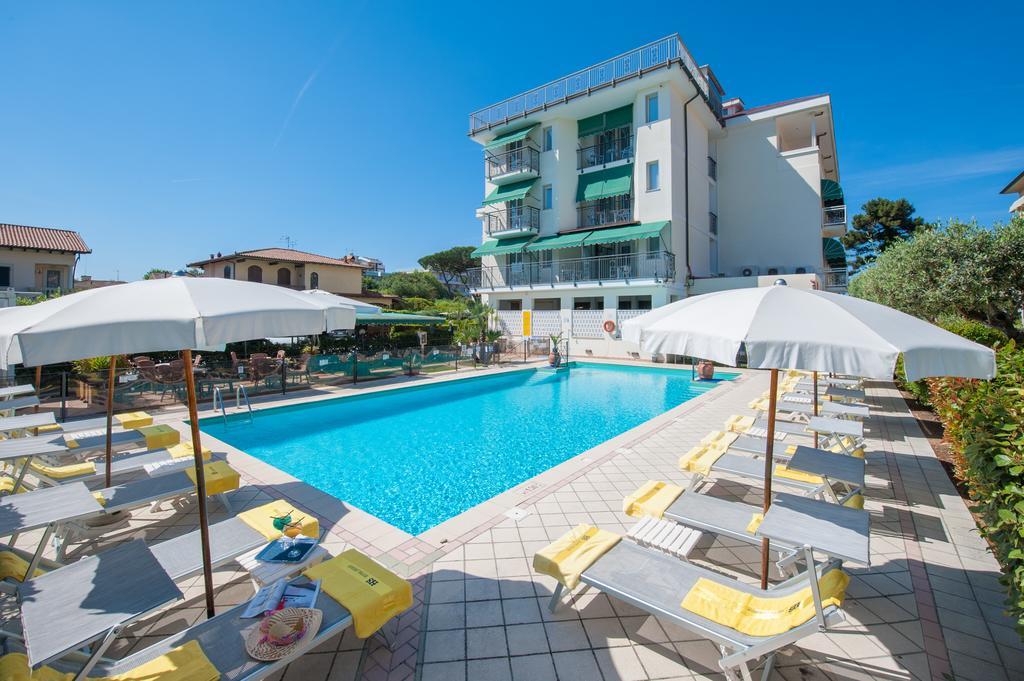 Hotel Suisse Marina di Pietrasanta Esterno foto